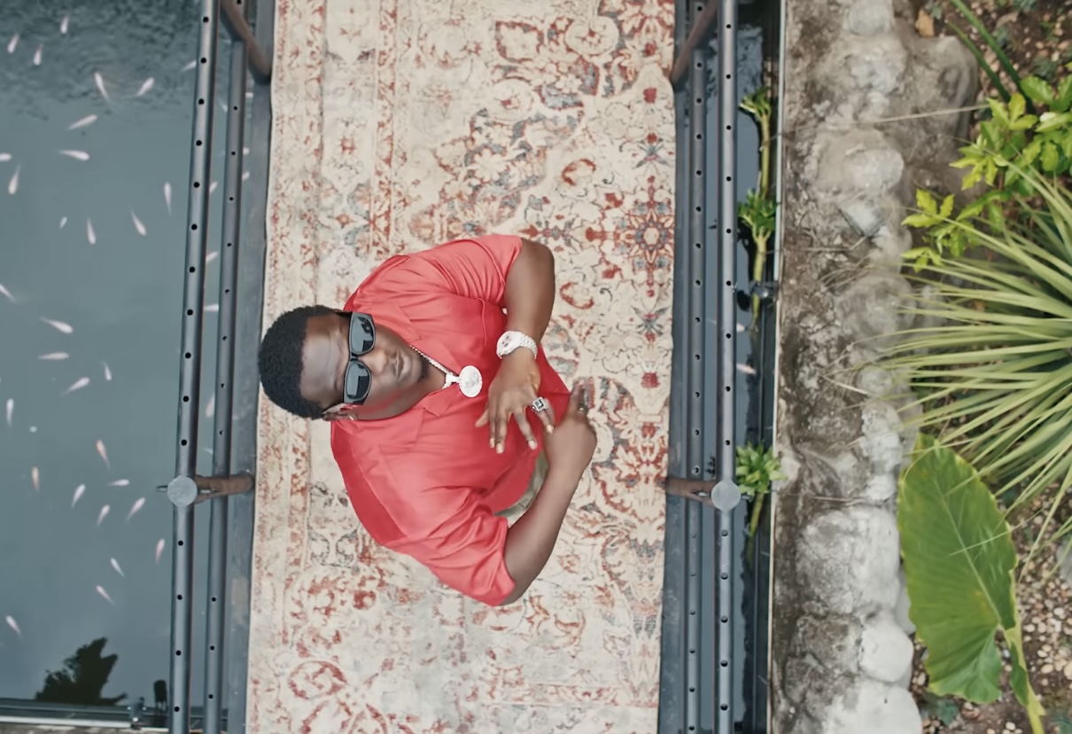 Wande Coal Premieres Exciting “Let Them Know” Video