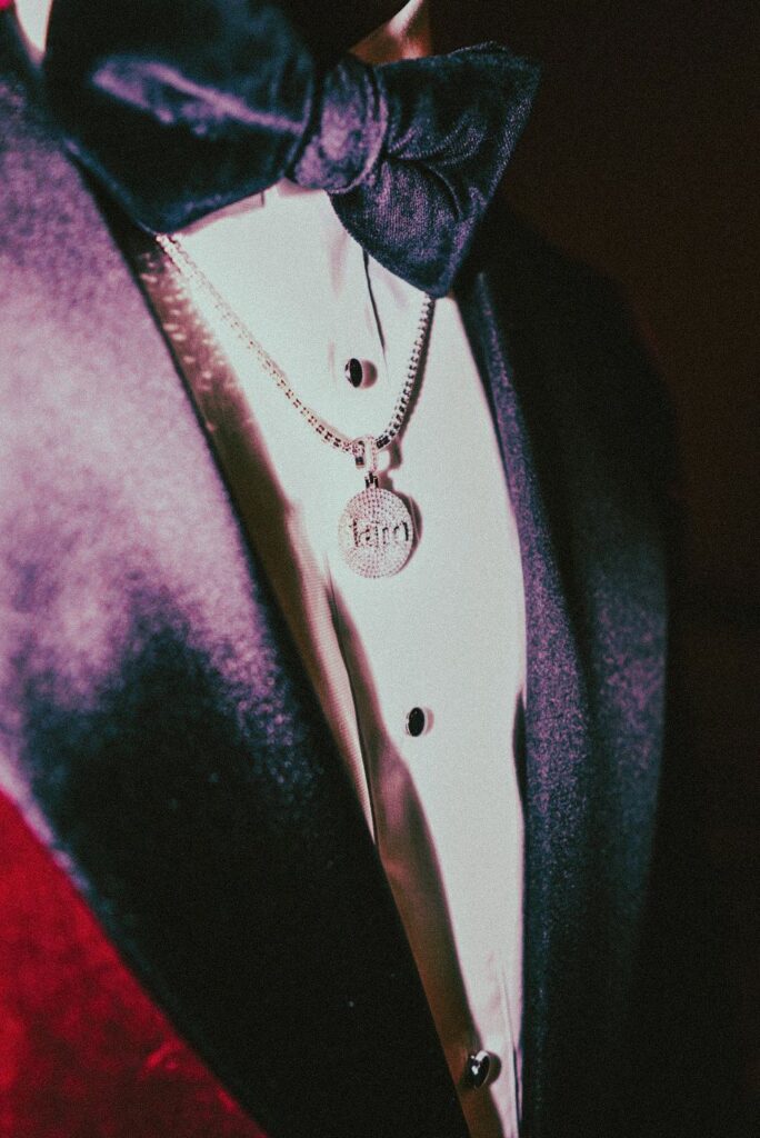 Noah Lyles with his luxurious diamond chain. Photo Credit - @LylesNoah / X