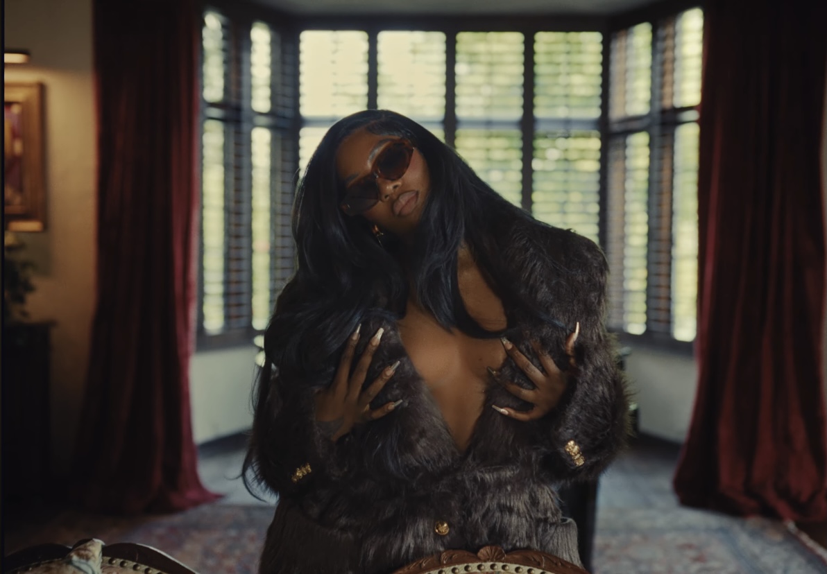 Tiwa Savage Drops Video for “Commona” Ft. Olamide and Mystro