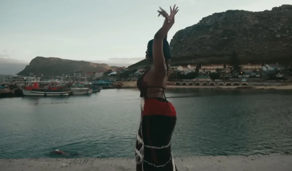 Gyakie Releases Striking Video for “fire on the mountain”